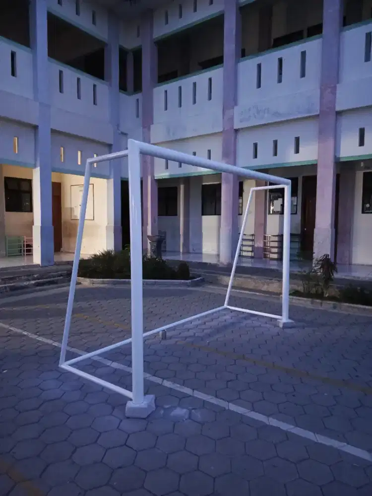 Tiang gawang sepak bola futsal