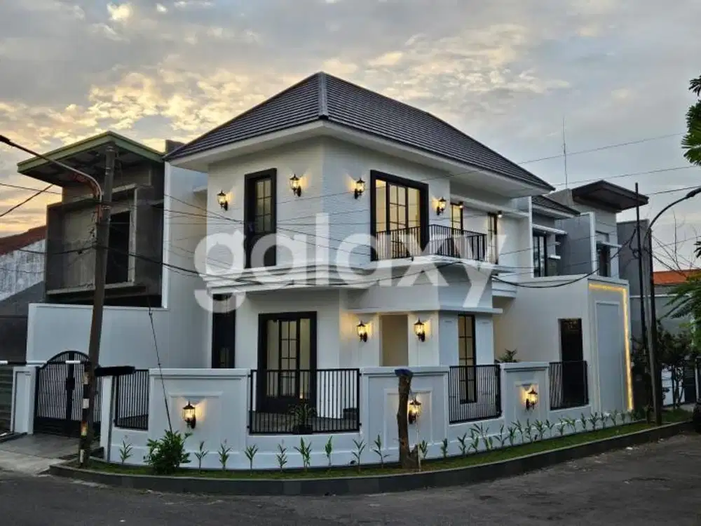 Rumah Mewah Modern di Rungkut Asri, Hook!