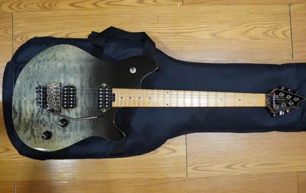 Gitar EVH Wolfgang Standard QM Black Fade – Kondisi Mulus