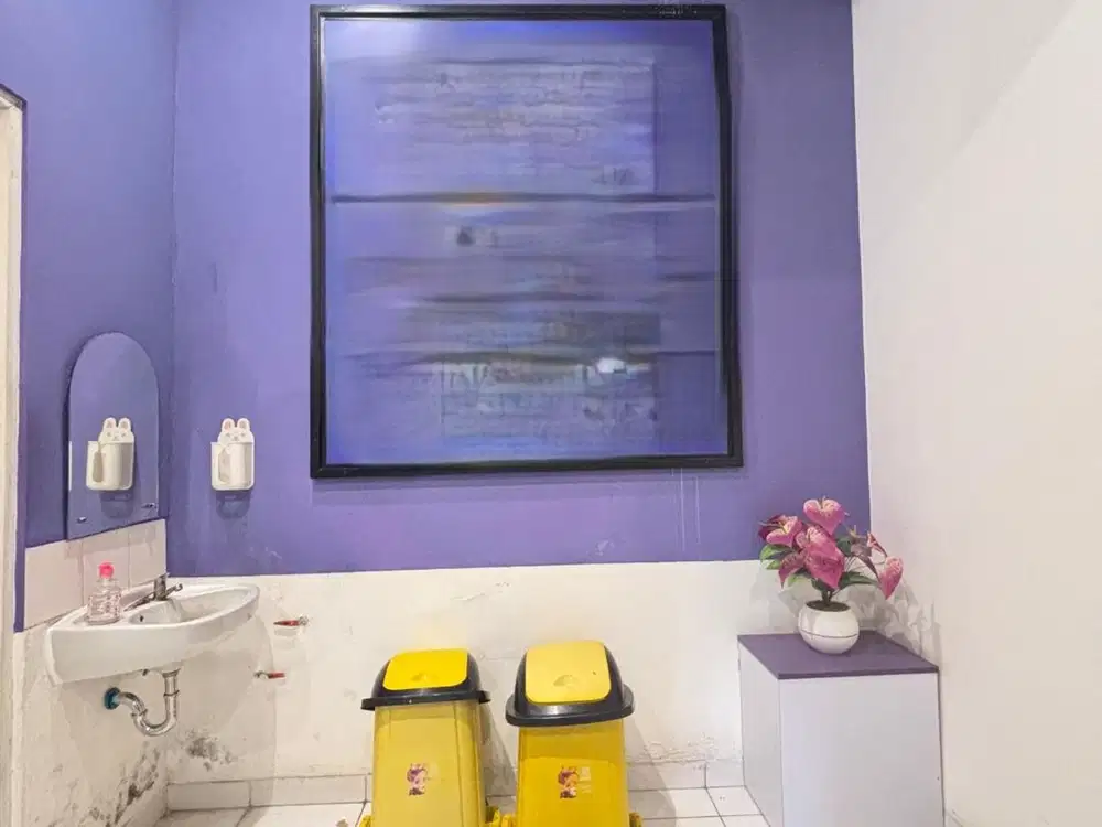 Disewa Ruko Grand Wisata 2 Lantai, Parkir Luas, Strategis, di Bekasi