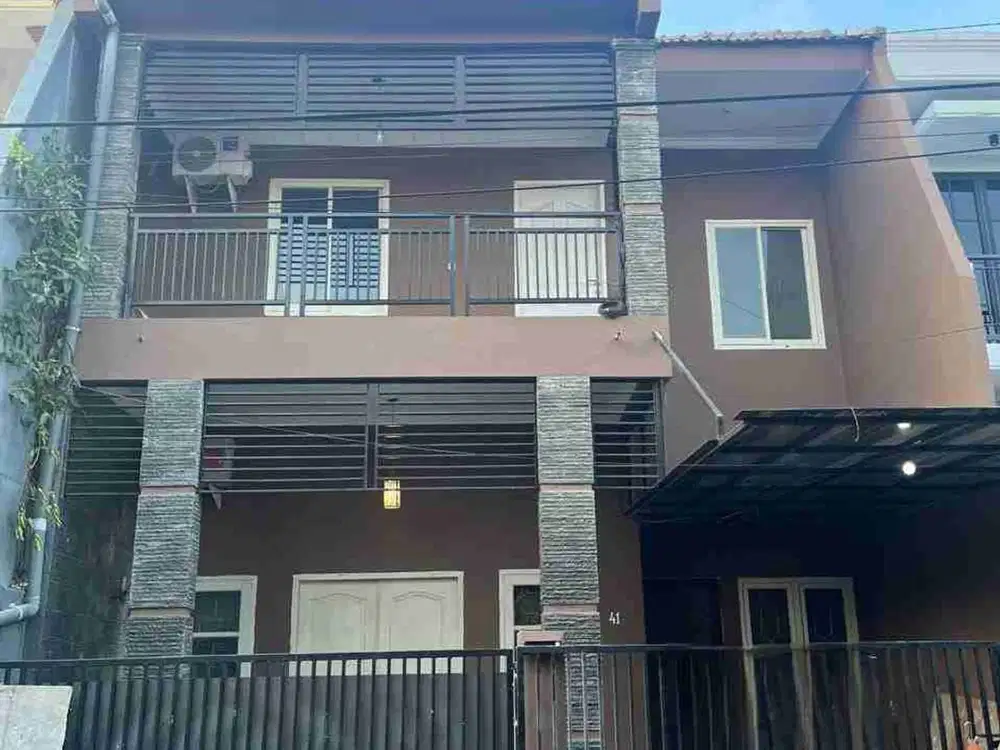 Disewakan Rumah 2 Lantai – Strategis di Pucang Anom Timur, Surabaya