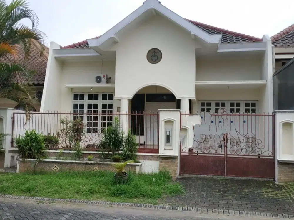 Dijual Rumah Terawat di Telaga Golf Araya Malang