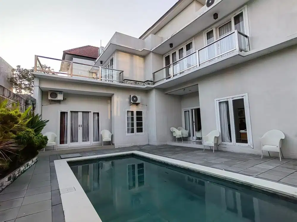 Villa Strategis dekat Pantai Jimbaran