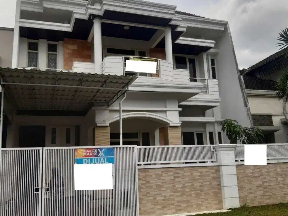 Dijual rumah di Araya Golf Malang siap Huni