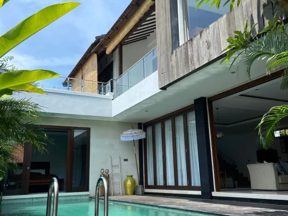 Villa Modern Tropis di Bumbak Umalas