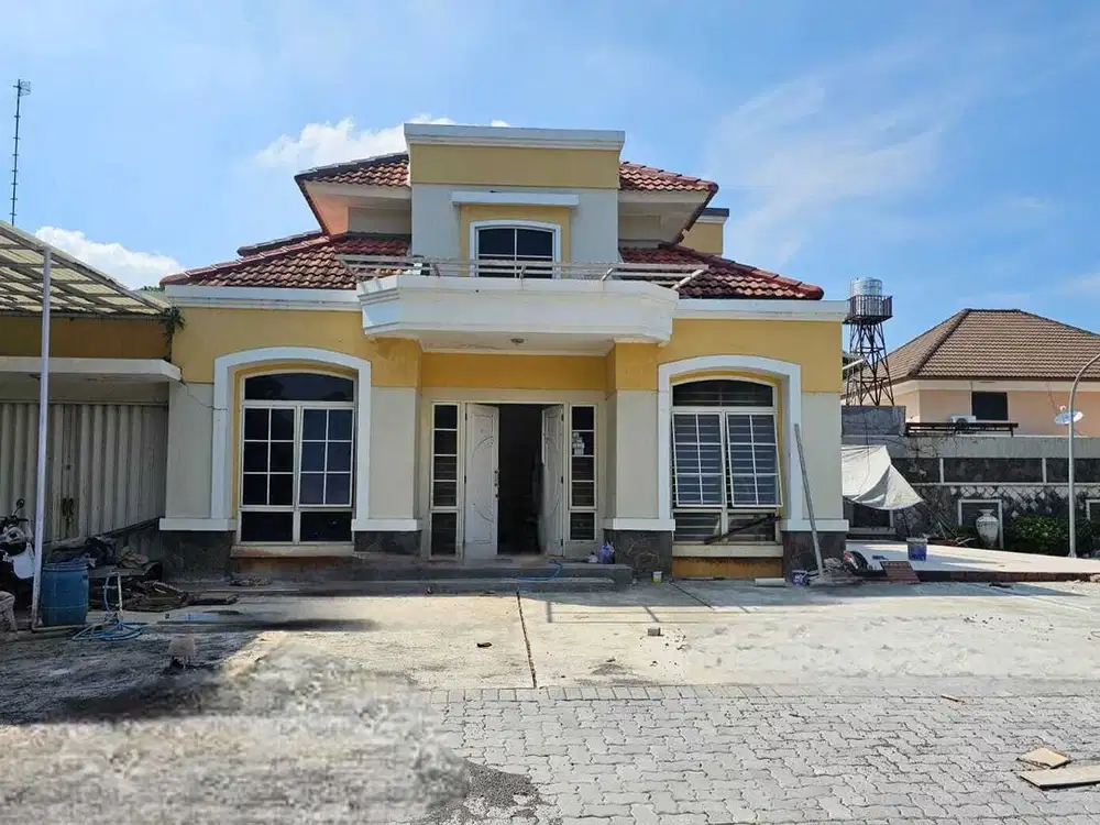 Rumah Siap Pakai 4 Kamar Furnish Graha Padma Semarang Parkir Luas