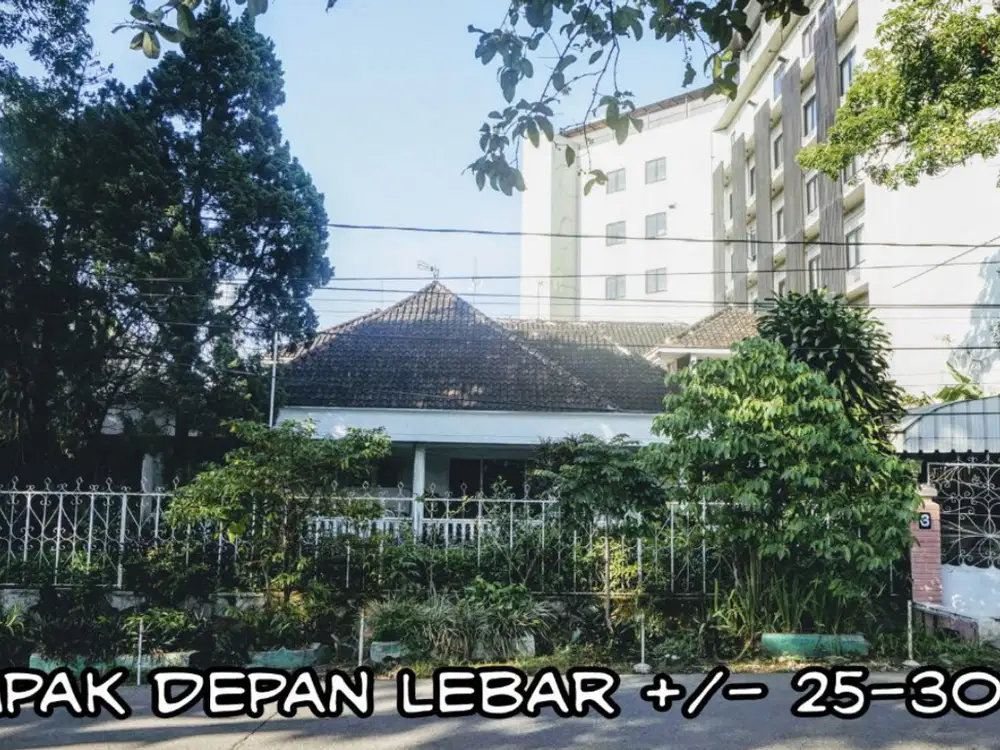 Rumah tempo dulu pinggir jalan,Kereen Sukajadi Bandung,dekat PVJ.