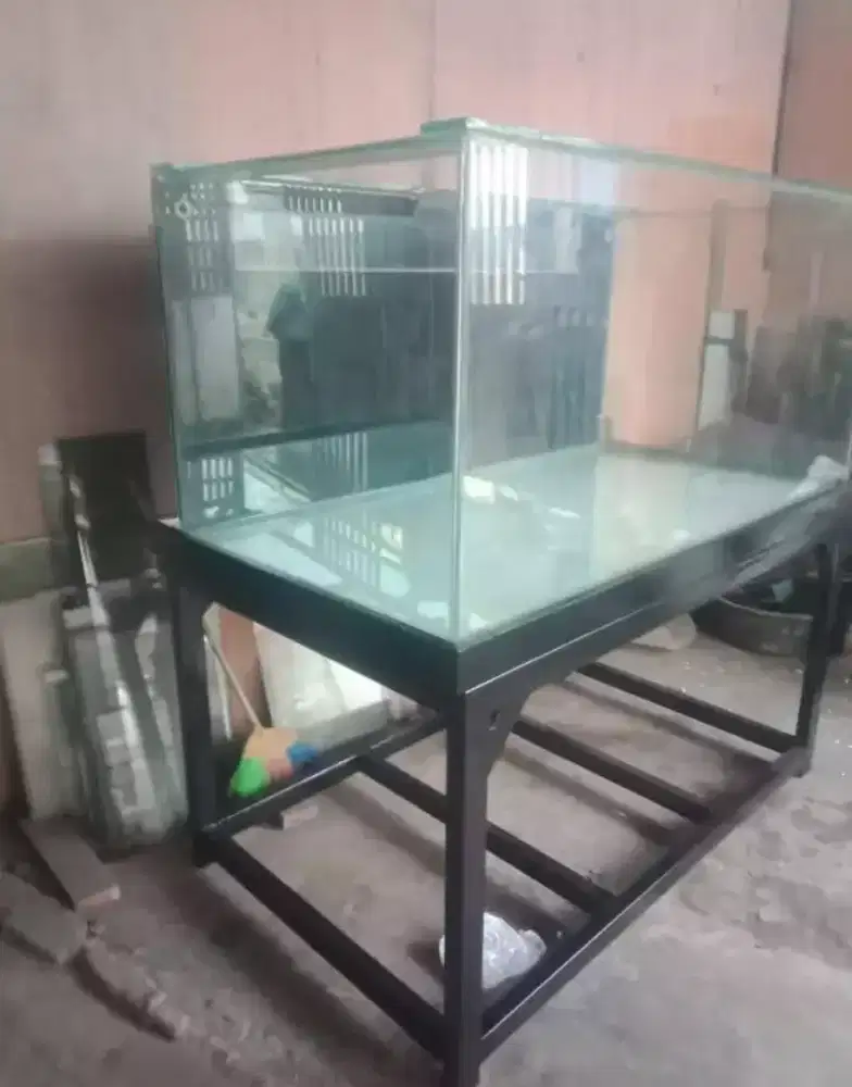 Aquarium plus rak besi