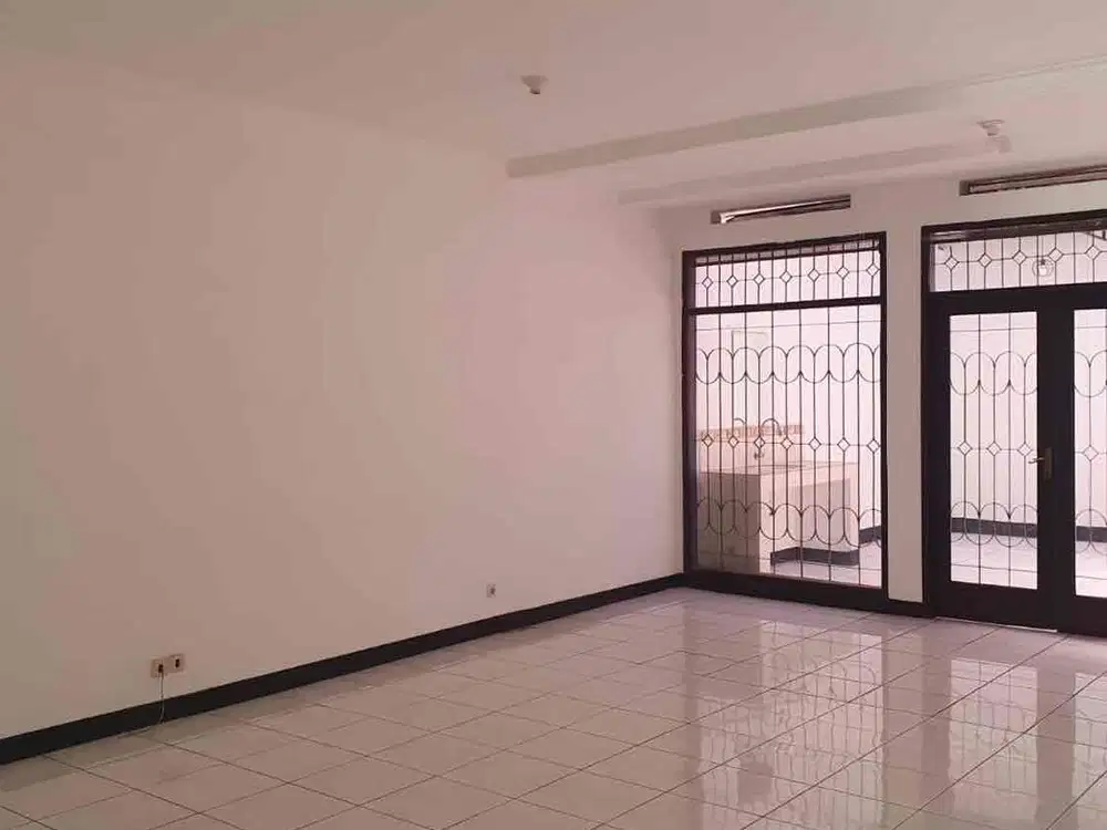 DIJUAL RUMAH 2 LANTAI SIAP HUNI DI KOMPLEK MEKAR WANGI BANDUNG