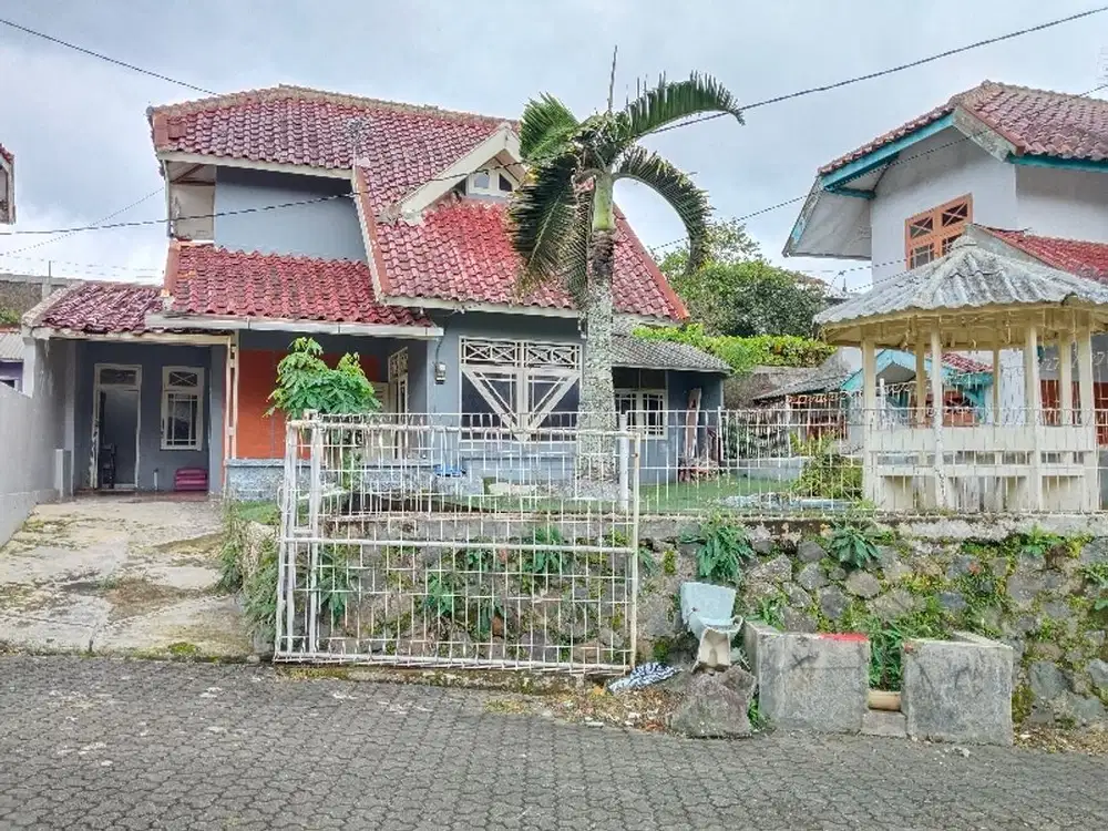 Villa Murah Strategis di Puncak Cipanas
