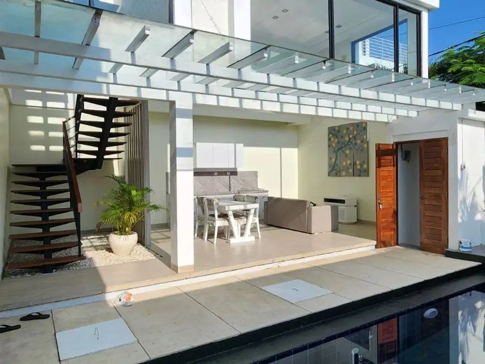 VILLA OCEAN VIEW DALAM KOMPLEKS DI NUSA DUA