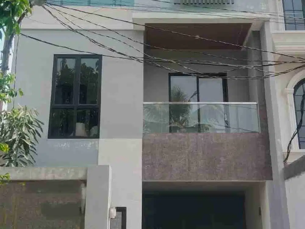 Di jual rumah Dekat ke pondok indah