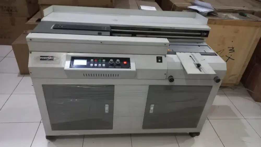 Mesin lem panas otomatis A4