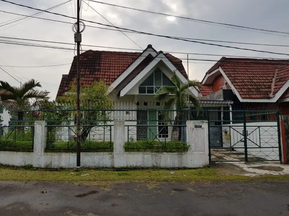 Dijual Rumah Hitung Tanah di BSD Griya Loka Sektor 1.6