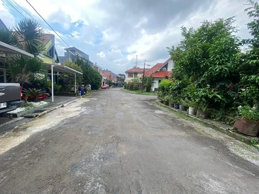 Murah! Rumah hook di komplek arcamanik endah bandung