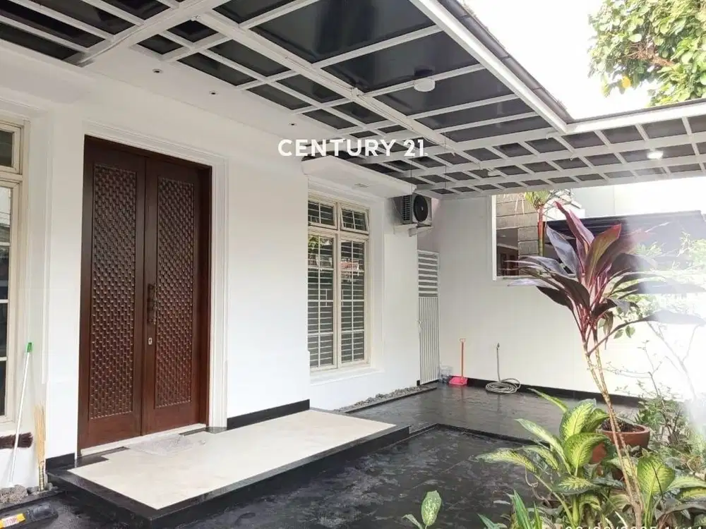 Dijual Rumah Dengan Akses Jalan Lebar Di Pondok Indah