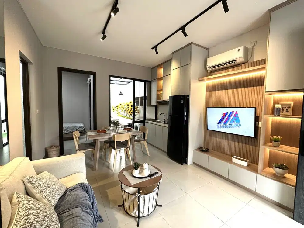 Rumah brand new 2lt + attic 5x15 75m 4+1KT cluster Mahakam JGC jakarta