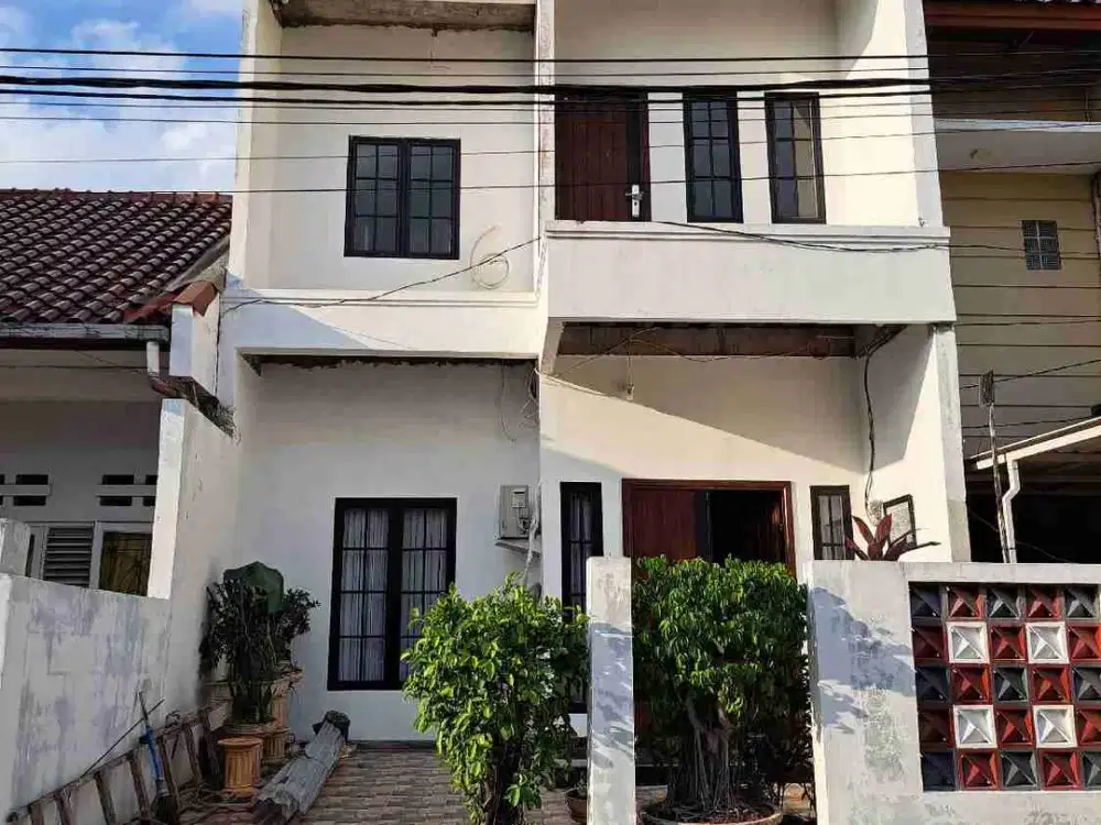 Rumah 2 Lantai Raffles Hills Cibubur Dekat Mal TSM Cibubur