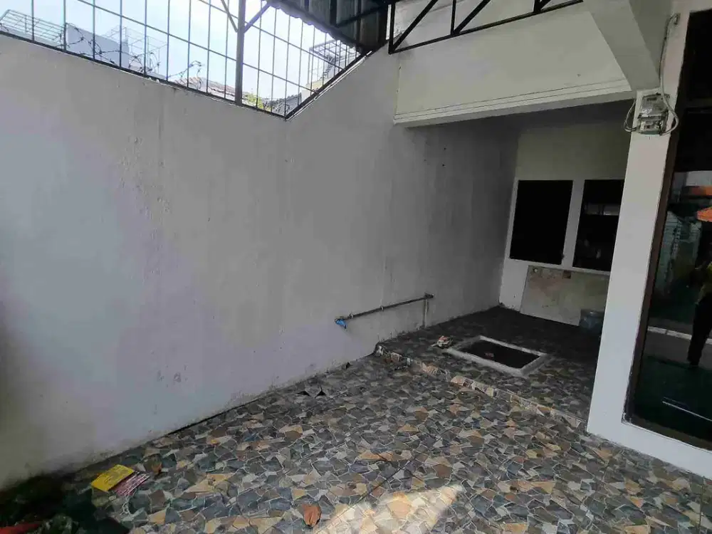 DISEWAKAN RUMAH PETOJO JAKARTA PUSAT