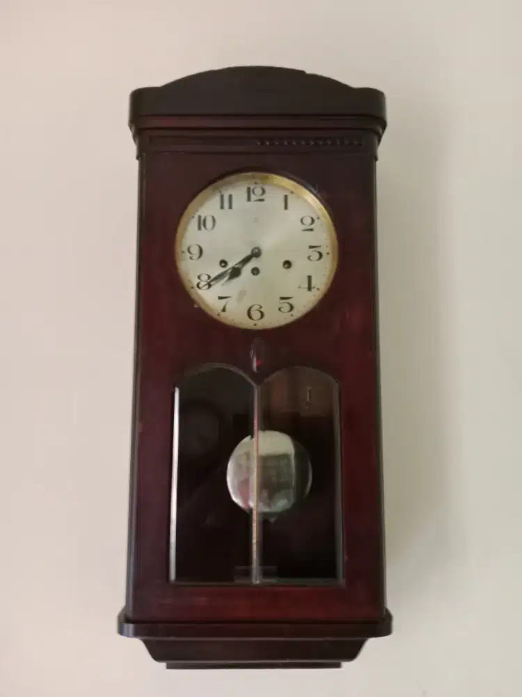 Jam tembok junghan perempatan