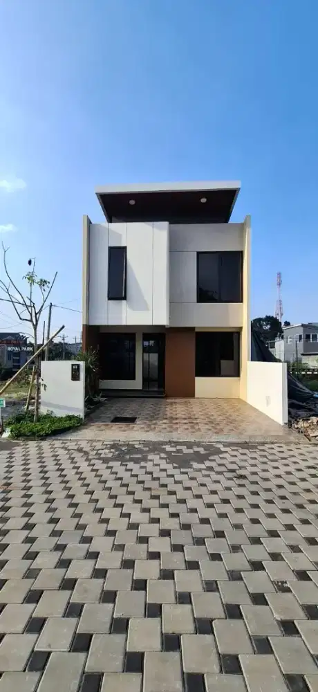 RUMAH MEWAH DEKAT KANTOR BPK BANYUMANIK