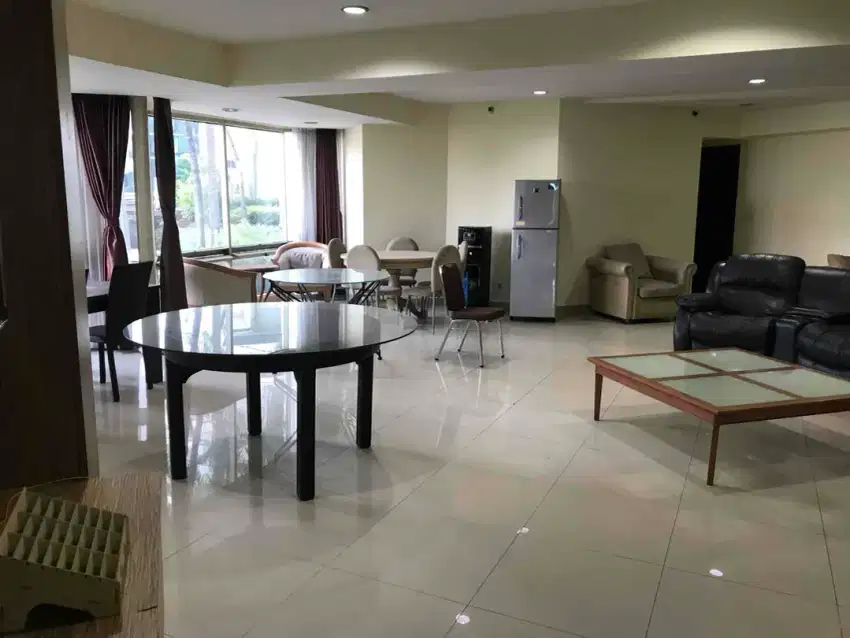 Apt Taman Anggrek Luas 292m2, 2Unit 3BR Jarang Ada