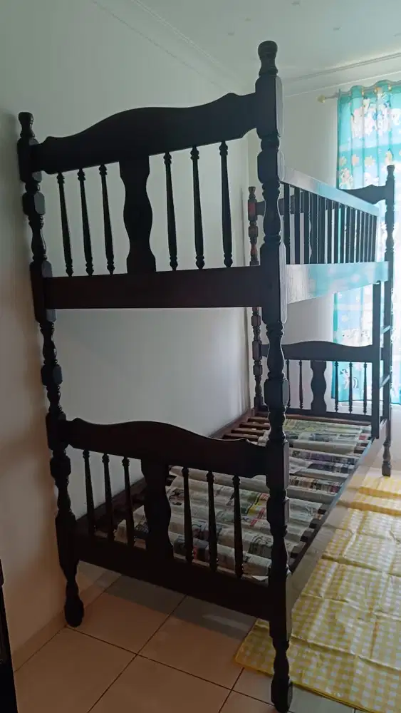 Tempat Tidur Tingkat (Susun 2) Kayu