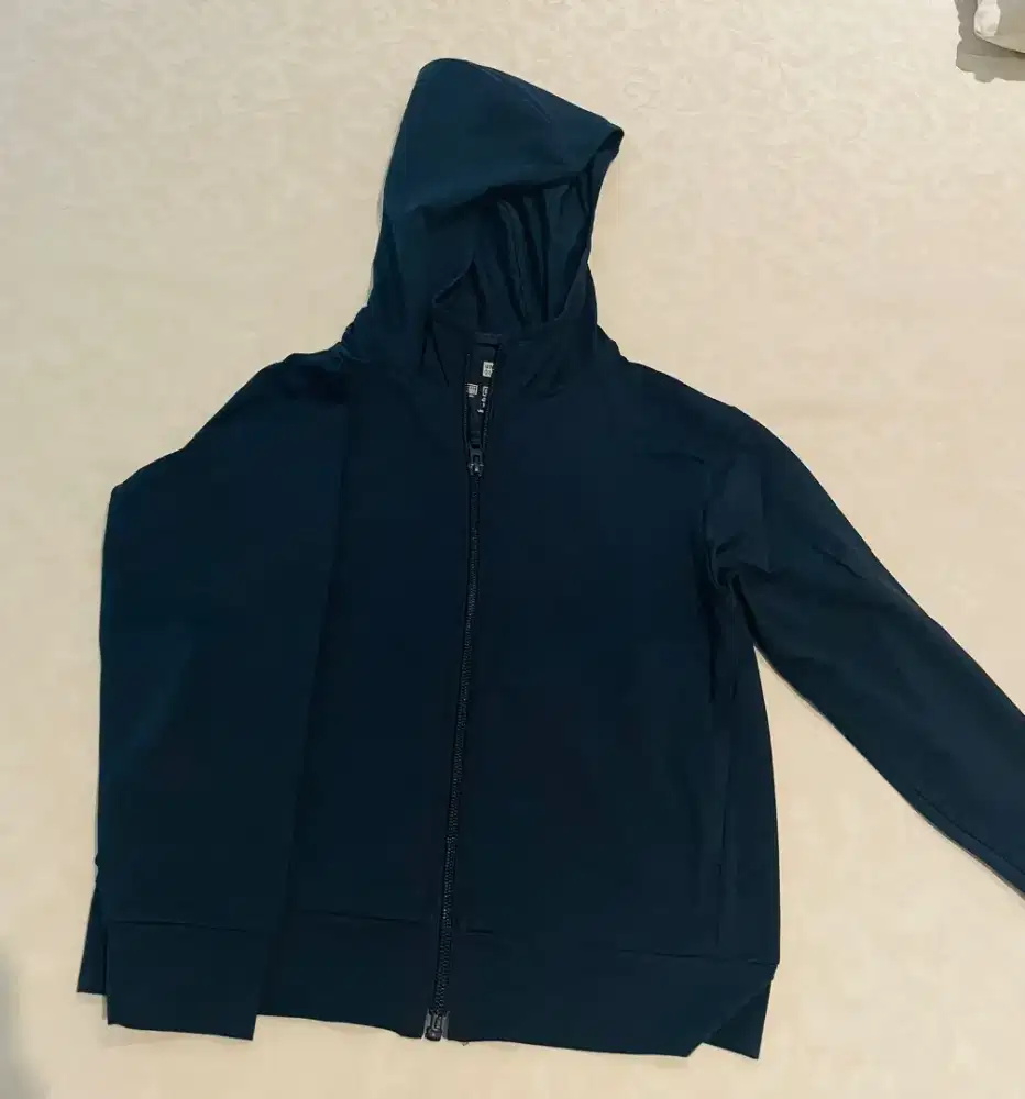 Uniqlo jacket 6-7 thn