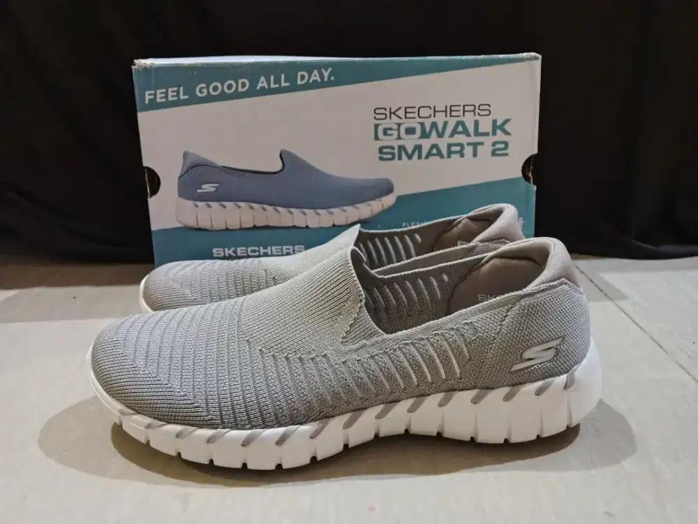 SKECHERS GO WALK SMART 2