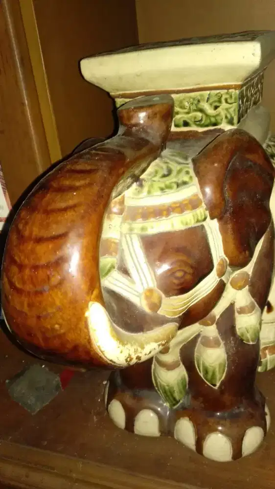 dijual barang antik patung gajah keramik khas thailand
