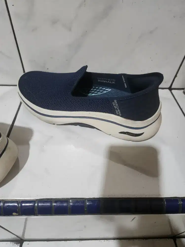 Sepatu sketcher asli CASUAL uk.36