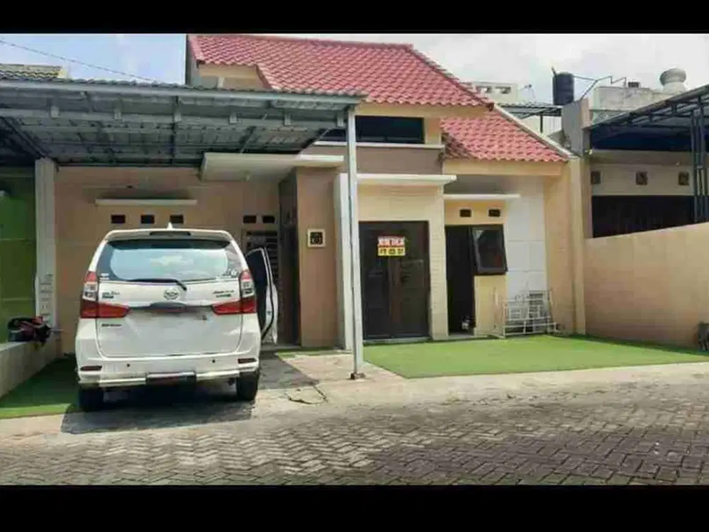 Di sewakan cling bersih nyaman 2 mobil bisa cluster eksklusif solo.