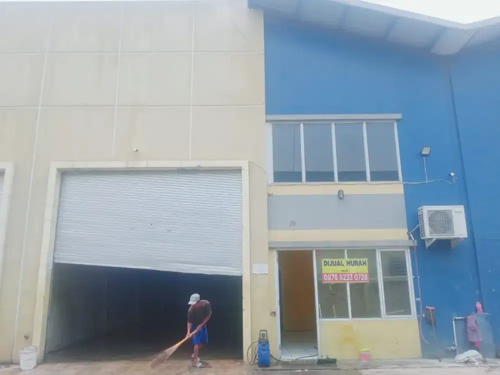 Gudang. Strategisl. Serang.