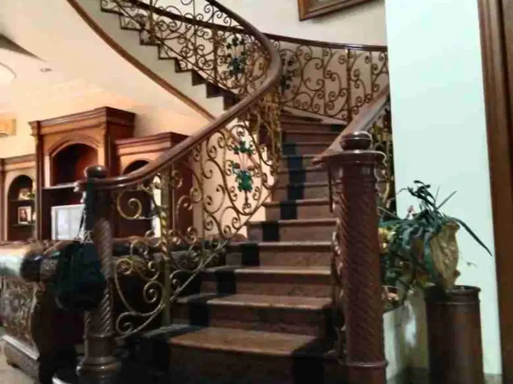 JUAL CEPAT RUMAH 2 LANTAI KELAPA GADING PU 11M