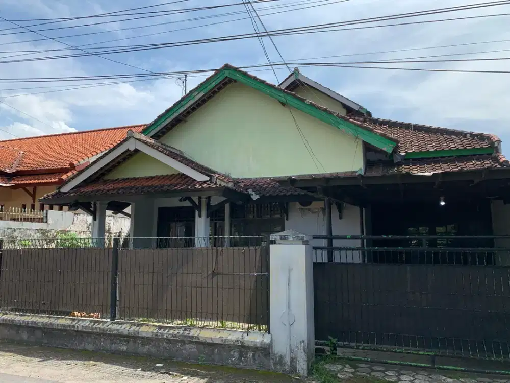 Rumah 3,5 are di Monjok dekat Polsek Selaparang