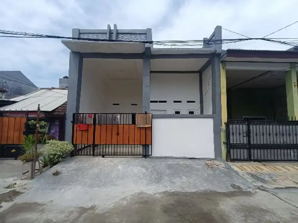 Rumah 10 menit ke Plaza Taman Harapan Baru Bebas Banjir J-36081