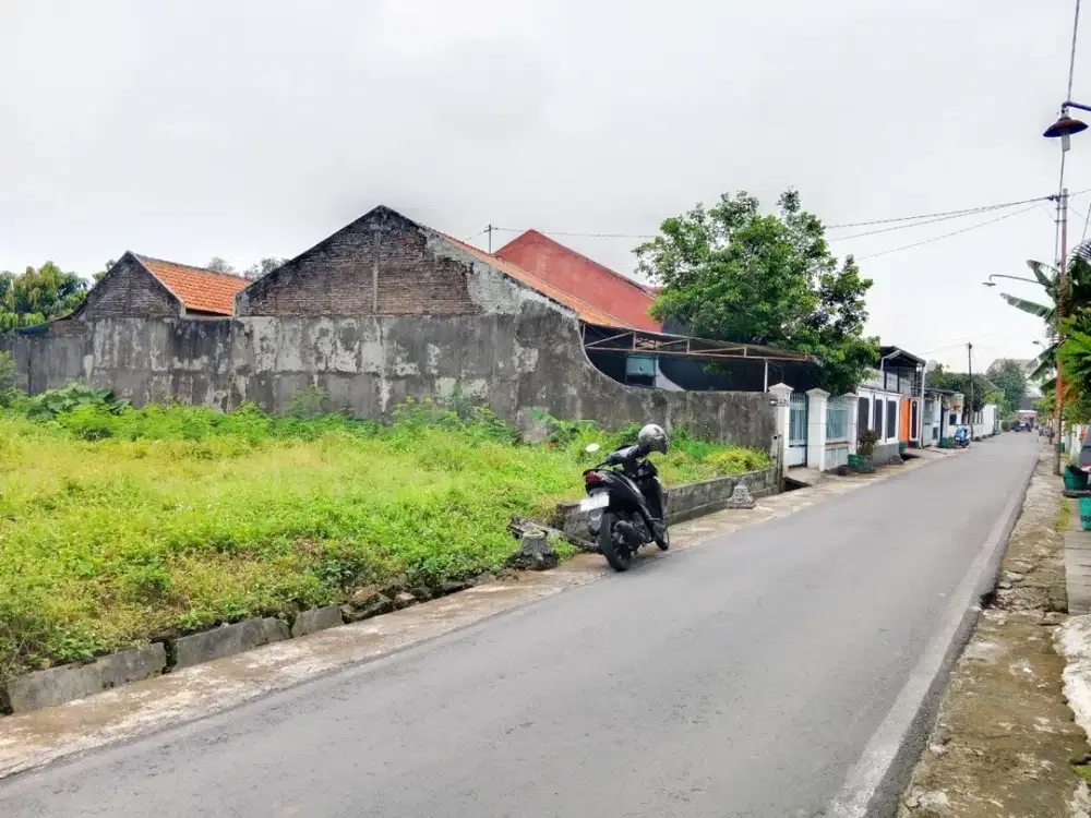 Tanah Pekarangan Dekat UNISRI dan Simpang Joglo Solo Surakarta