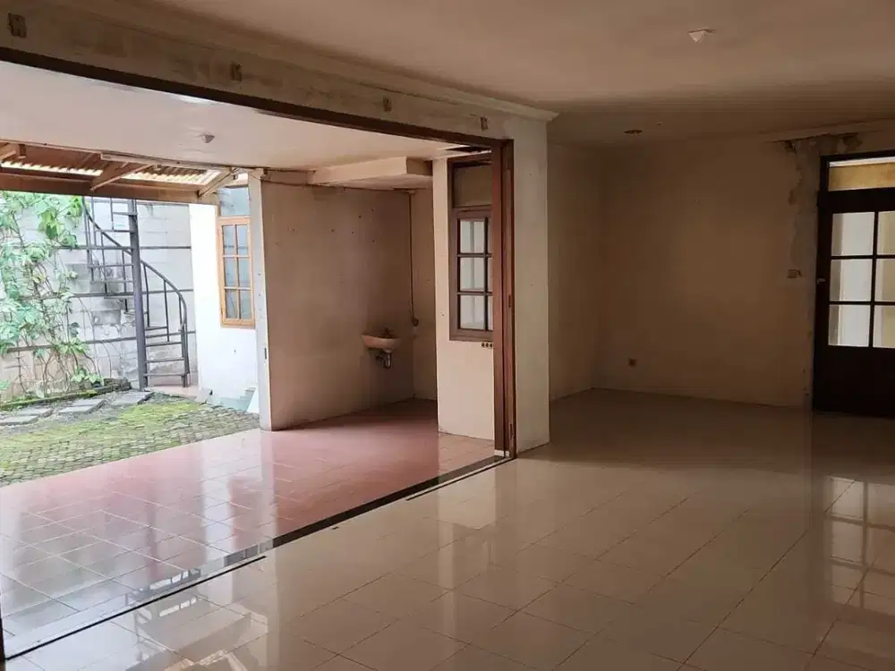 Di Jual Rumah Posisi Hook Siap Huni Di Sariwangi, Bandung