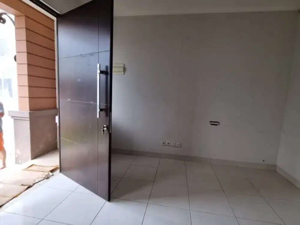 dijual rumah 2 lantai di Nusaloka BSD dekat pintu tol dan sekolah