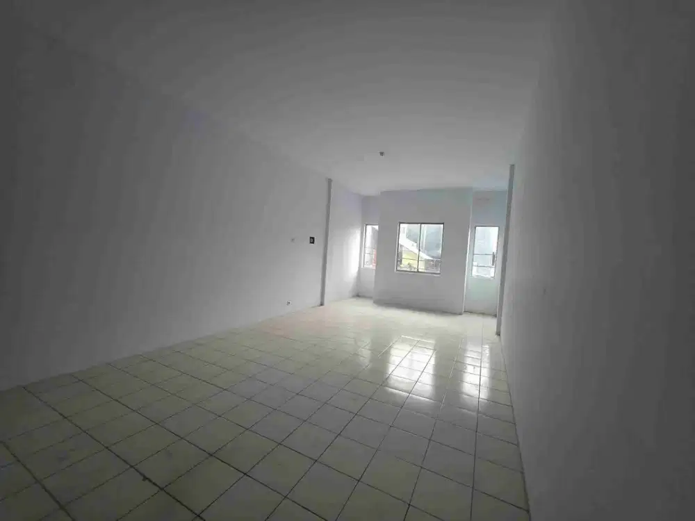 DISEWAKAN RUKO 4 LANTAI  GAJAH MADA  JAKARTA PISAT