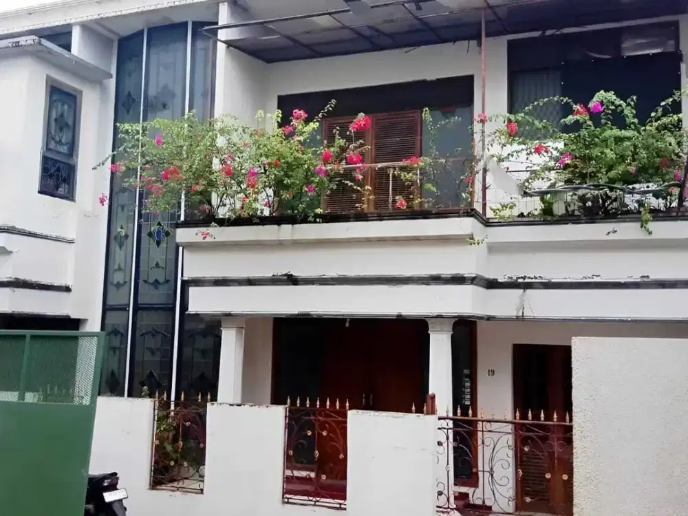 AC3 Rumah 2 Lantai Jual Cepat 212 m2 Pondok Bambu Jakarta Timur