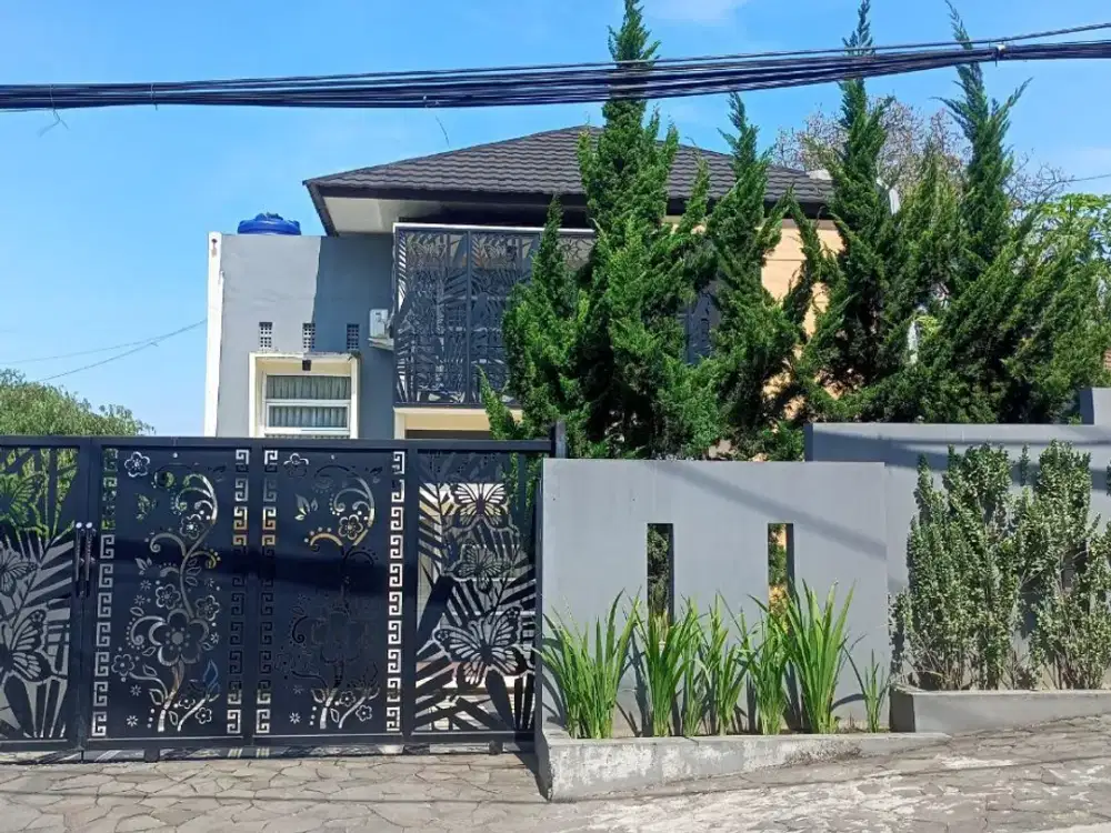 Rumah Villa 3 Lt Furnished Keren di Padasuka dkt Cicaheum Itenas Suci