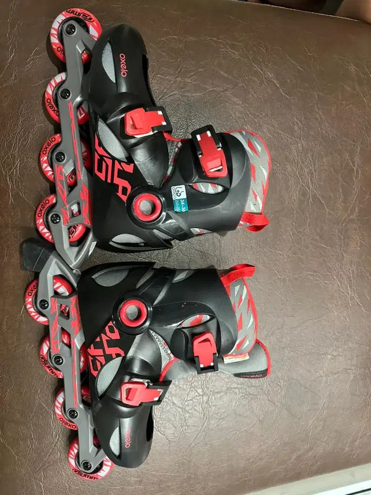 Sepatu roda play 5 oxelo inline skate kids black and red size 34-36