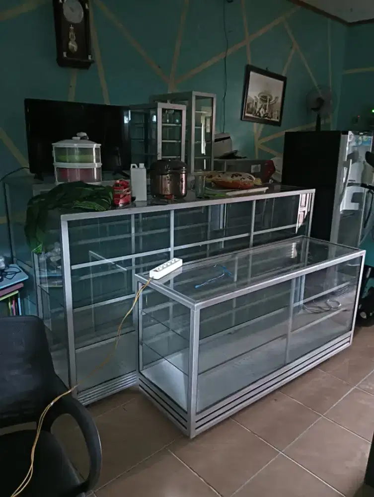 Kami terima terus Barkas Etalase warung,  etalase kios dll