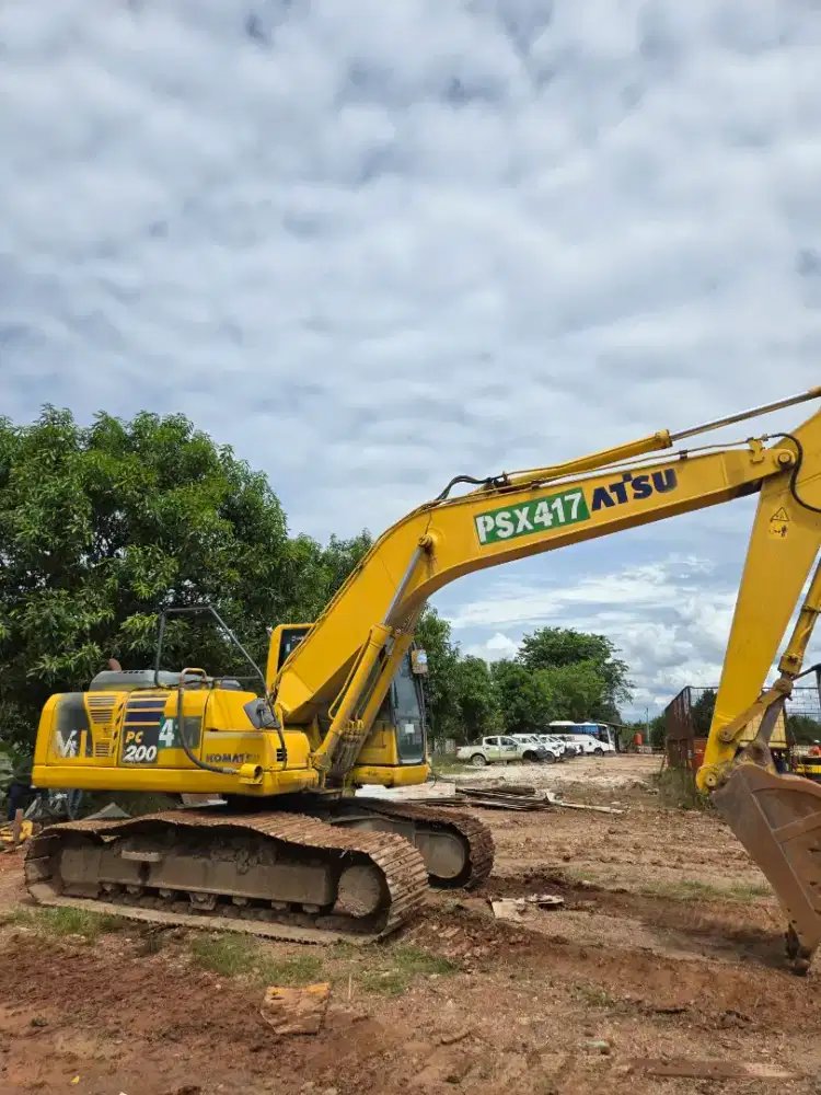 3 unit Excavator komatsu pc200-8M1 tahun 2021