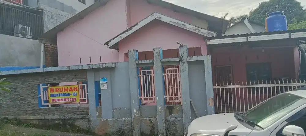 Butuh uang, disewakan rumah beserta furnituresnya