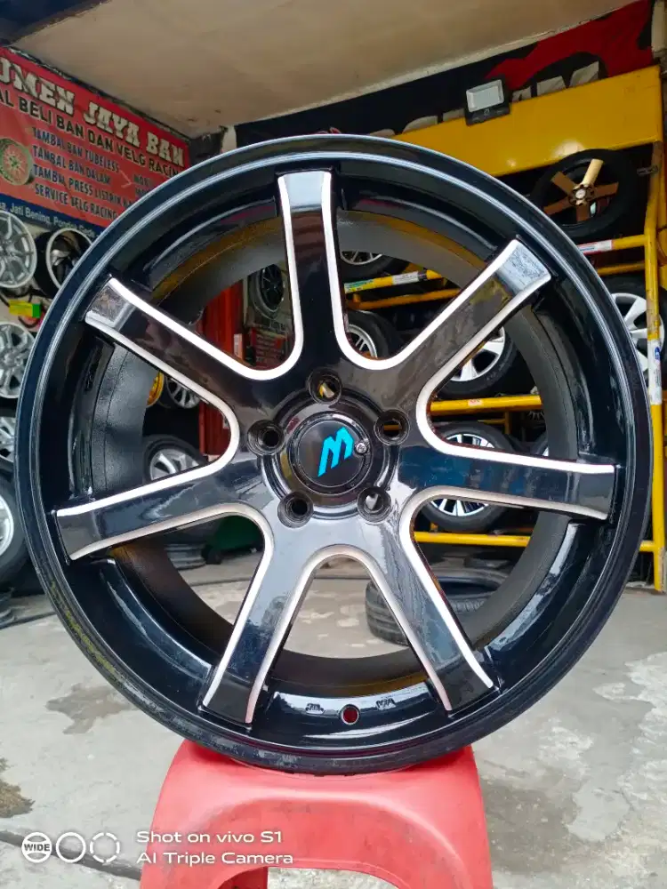 Velg amw R18 pcd 5x114 for Rush kijang innova Xtrail dll