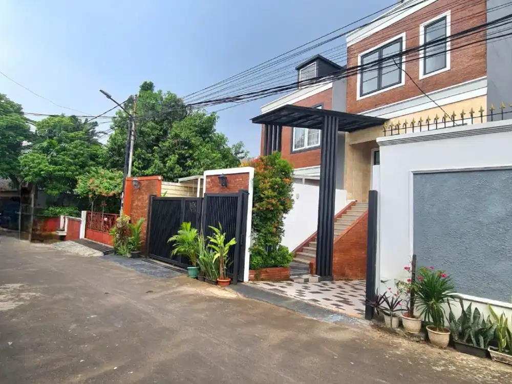 BEST DEAL! Lokasi Bagus, Akses Lebar. Bangunan Baru. Rumah Bintaro - Veteran Dijual