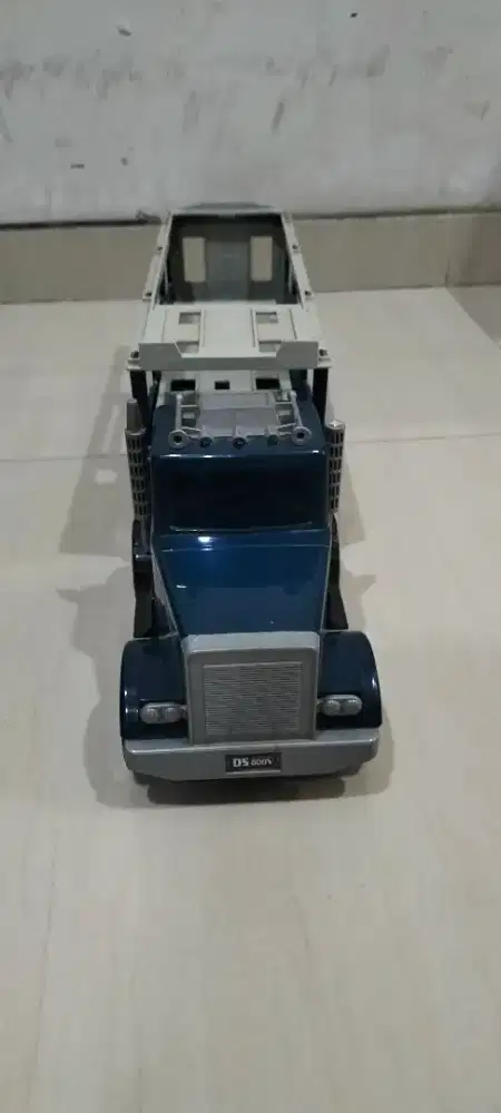 Mainan Mobil Truk Trailer Angkutan Mobil