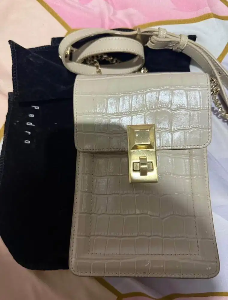 Tas selempang Pedro